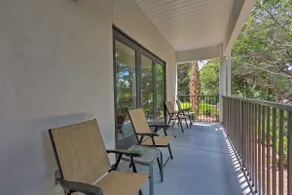 Bright Condo w/ Pool, 3 Blocks to Santa Rosa Beach - Image 2