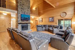 Spacious 5,200-Sq-Ft Cabin in Shenandoah Valley - Image 4