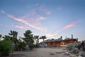 Sage & Stardust – Hot Tub, Yoga Studio, Near Park - Image 2