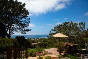 Relax & Enjoy the Ocean Views at SeaView Cottage! - Image 2