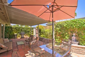 Walk to Trolley & Lake: Sunny Scottsdale Townhome - Image 2
