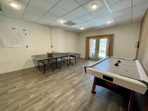 River Rocks - Riverfront, Upscale, Hot Tub, Gameroom, 5 Hole Putting Range, WIFI, Firepit - Image 4