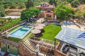 Villa Staras - With Private Heated Pool & Jacuzzi - Image 2