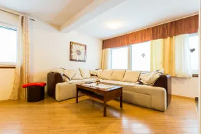 Nina Holiday Home with a heated pool - Image 3