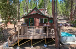 Beetlebark Bungalow- Inside Yosemite w/ hot tub & EV charging cable - Image 3