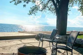 Point Pelee Water Access + Fire Pit | Sleeps 8 - Image 2