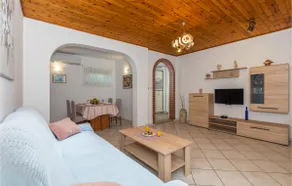 2 Bedroom Nice Apartment In Zambratija - Image 2