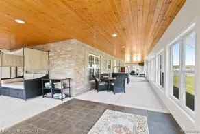 Newer Cottage on the Lake, ample space for boats - Image 3
