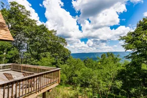Cozy cabin w/hot tub & deck views - Image 4