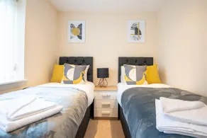 Apartment 9 - Image 2