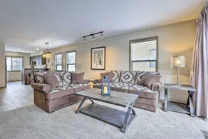 8 Mi to Copper Mtn: Sleek Frisco Townhome w/ Views - Image 5