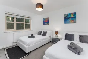 Flatzy - Peaceful Sefton Park Luxury Apartment - Image 2