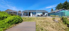 Canal Front - Hot Tub, Private Dock, Fully Fenced! - Image 3