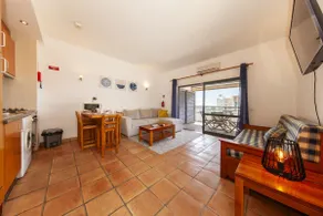 A11 - MarinaPark Hill Beach Apartment - Image 2