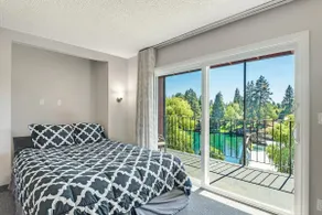 Downtown Condo with Riverview & Balcony - Image 2