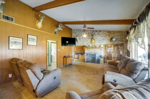 Rustic & Western House on Lake - Swim & Fish! - Image 2
