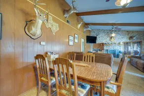 Rustic & Western House on Lake - Swim & Fish! - Image 5