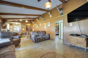 Rustic & Western House on Lake - Swim & Fish! - Image 4