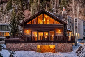 Luxurious Black Bear Chalet in Alta with Hot Tub - Image 2