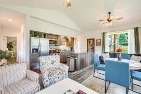 Close to Slopes: Lakeside Cottage in Pocono Mtns - Image 5