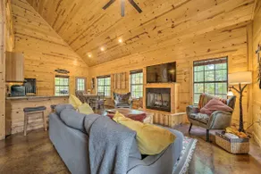 4 Mi to Beavers Bend: Cabin w/ Hot Tub & Games - Image 3