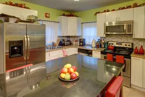 Maplewood Farmhouse-4 BR/2BTH - Image 5