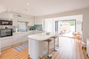 4 Sea View Walk, Pakefield - Image 2