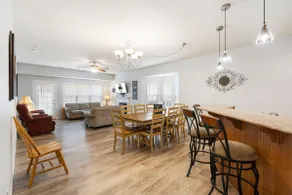 5 Bedroom, 5 Bath Townhouse with Gas Fireplace, Whirlpool Tub, and Attached Garage - Image 2
