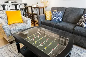Gorgeous & Trendy Townhome Near The Village 89 - Image 2