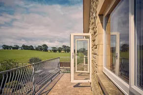 Host & Stay - Cheviot View - Image 2
