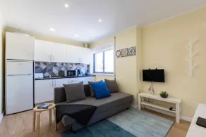 Vista Mare Beach Apartment 3 by Porto City Hosts - Image 4