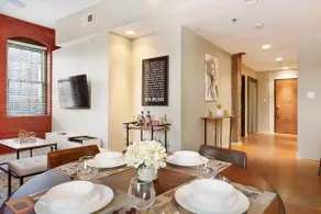 Warehouse District | Spacious Three Bedroom - Image 5