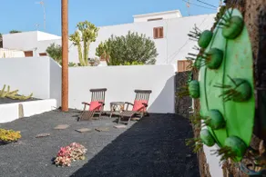 Einzimmerwohnung Loft la Petite mit WLAN, Garten und Terrasse; Parkplätze vorhanden - Image 3
