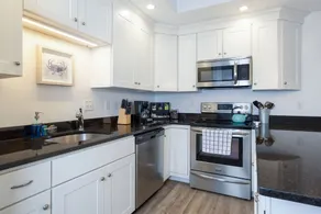 Hampton Beach Hideaway | 1 Block to Beach |Parking - Image 2