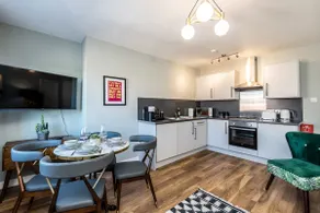 Stunning 2 Bedroom Apartment in Liverpool - Image 5