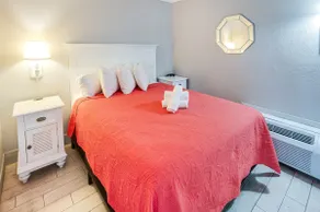 First Floor,Direct Oceanfront,Beautiful Decor,Nice - Image 4