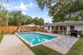 2 Bedroom Condo, Big Pool - Image 5