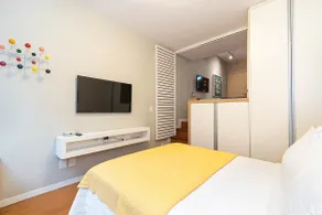 Cozy Seaside Condominium Retreat - Image 4