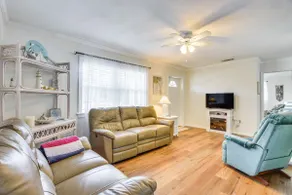 1 Mi to Anna Maria Island: Pet-Friendly Retreat - Image 5