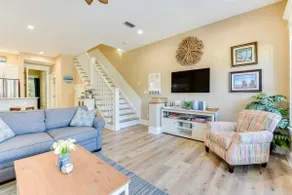 Bright & Modern Townhome: Steps to Miramar Beach! - Image 4