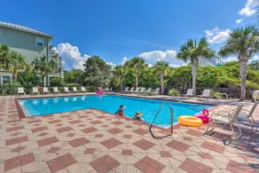 Bright & Modern Townhome: Steps to Miramar Beach! - Image 3