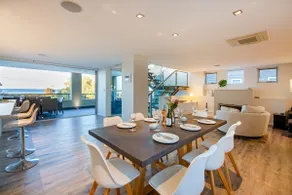 Shore House - Expansive Stunner by the Beach - Image 2