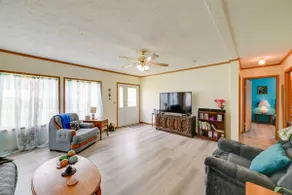 Warm & Inviting Family Home - 2 Mi to Golf Course! - Image 5
