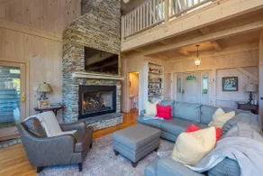 Sky High at Laurel Ridge | Post & Beam Cabin With Long-range Mountain Views! - Image 4