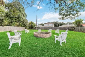 Cozy Garden Home | Convenient & Spacious Parking - Image 2