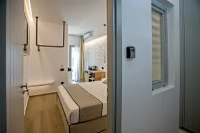 Levantes Luxury Suites I - Image 3