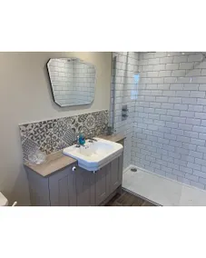 Apartment-Superior-Bathroom with shower-View - Image 4