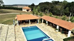 Cozy Farmhouse with Pool and Wi-Fi - Image 2