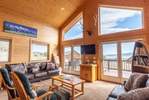 Cozy Henrys Lake Escape - 20 Miles to Yellowstone! - Image 2