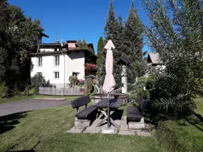 Quietly located apartment with garden - Image 2